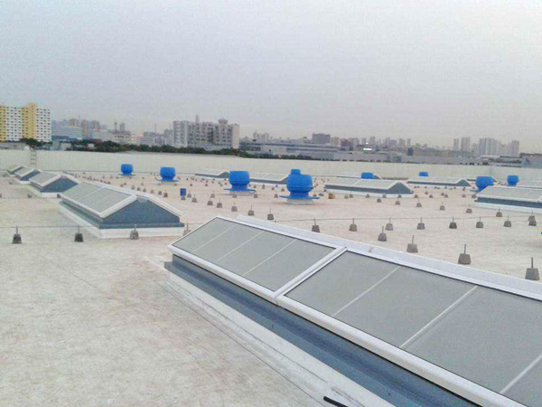 
三角型电动排烟天窗
