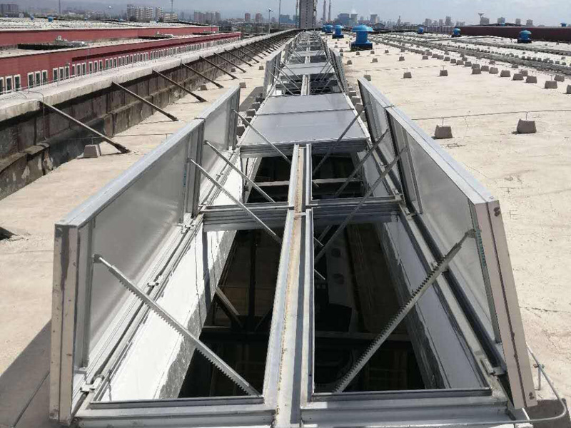 
一字型电动排烟天窗
